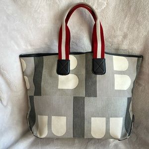 Bally Tote